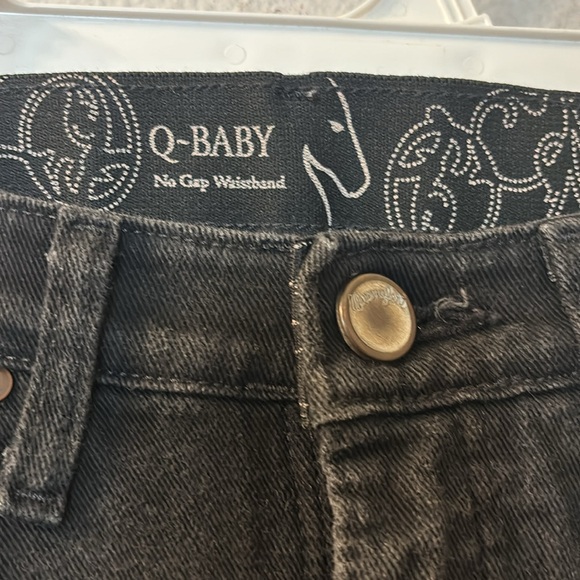 Wrangler Q-baby black raw hem jeans size 0X34 - Picture 3 of 6